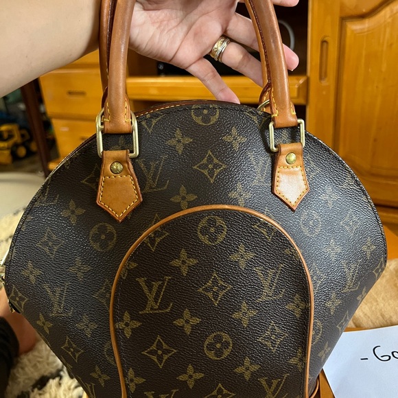 ‼️🌺Authentic Louis Vuitton Ellipse in PM size 🌸‼️ - Picture 4 of 12